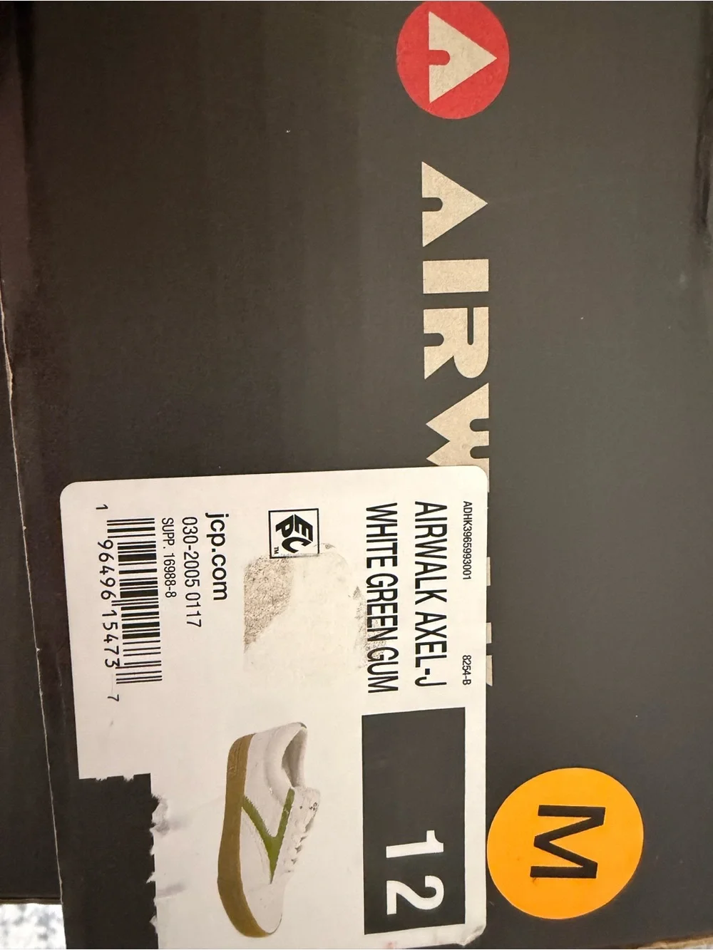 Airwalk White & Green Low-Top Sneakers with Gum Sole